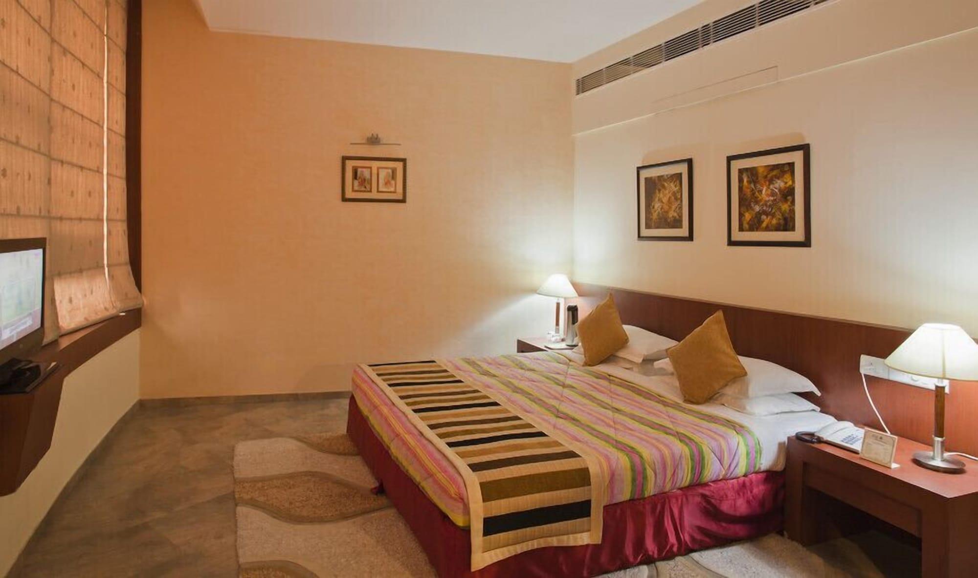 Hotel KC Residencia Katra  Exterior foto